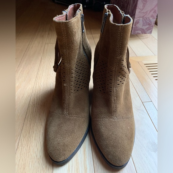 NWT Lucky Brand Ramses Suede Booties | Sz. 7 - Picture 3 of 8
